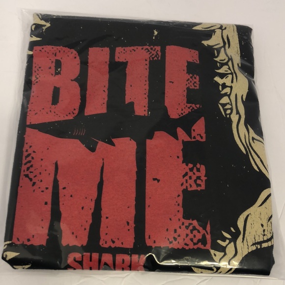 Bite me Shark week XS juniors T-shirt gently worn - Picture 6 of 6